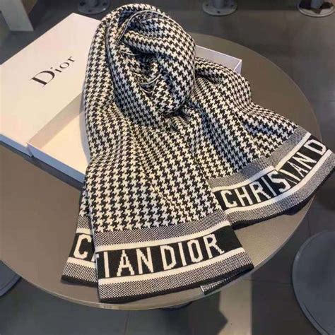 dior 30 montaigne scarf